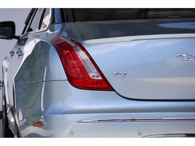 Jaguar XJ SERIES 2014-08 11935-6