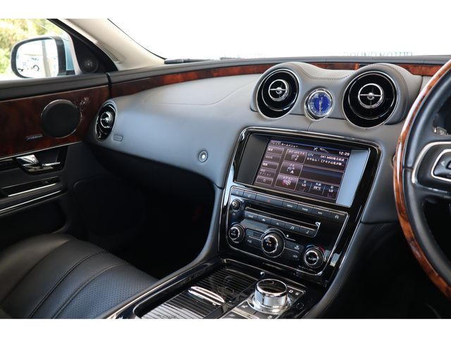 Jaguar XJ SERIES 2014-08 11935-13