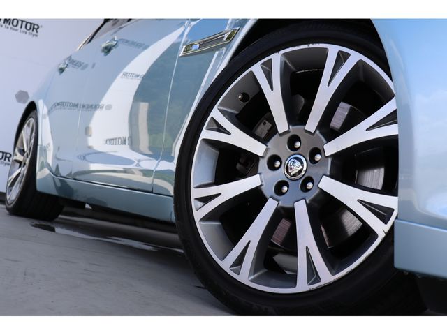 Jaguar XJ SERIES 2014-08 11935-8