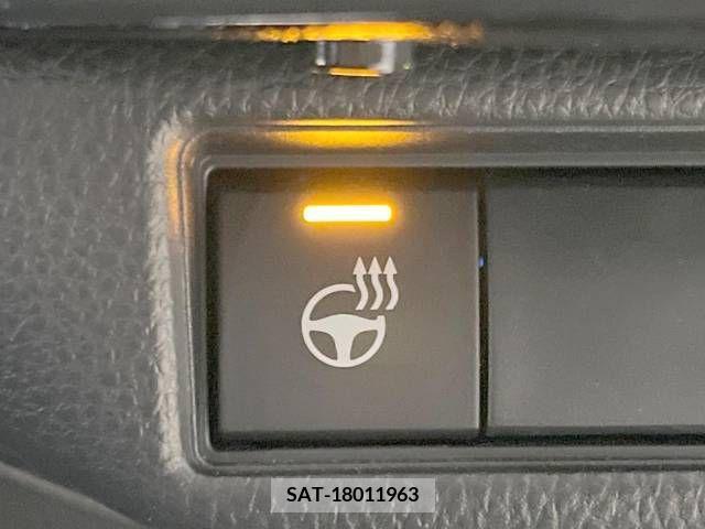 Toyota PRIUS 2023-05 333060-7