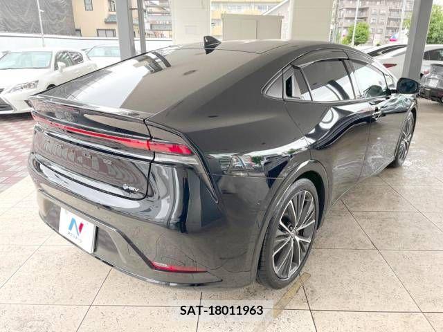 Toyota PRIUS 2023-05 333060-18