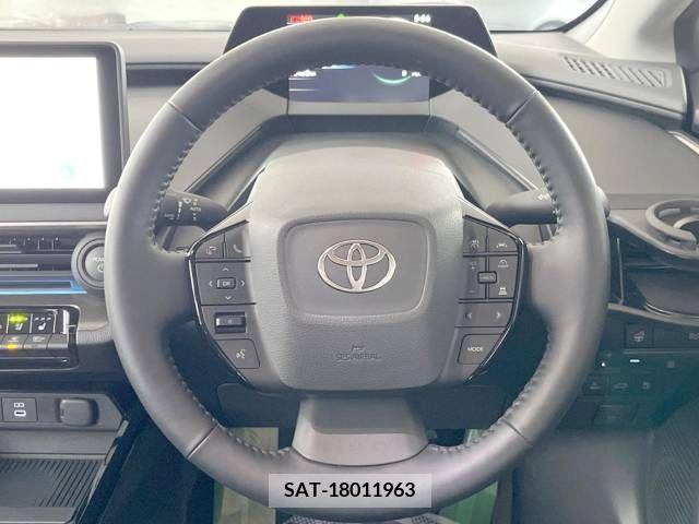 Toyota PRIUS 2023-05 333060-12