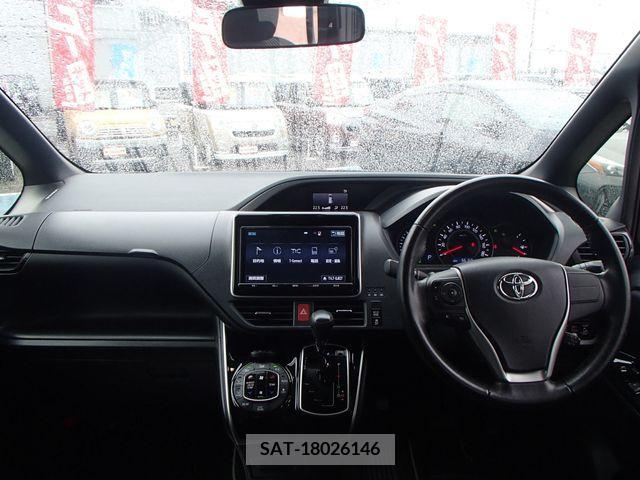 Toyota VOXY 2018-03 321570-2