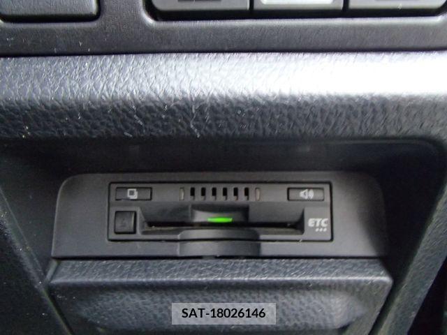 Toyota VOXY 2018-03 321570-17