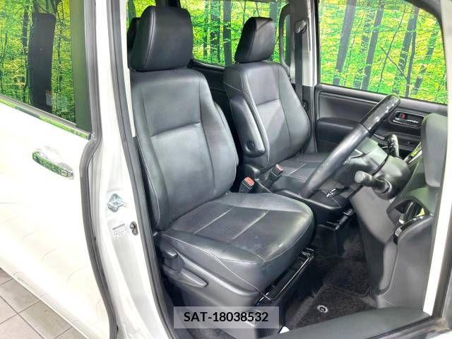Toyota ESQUIRE 2015-06 337801-8
