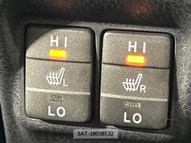 Toyota ESQUIRE 2015-06 337801-7
