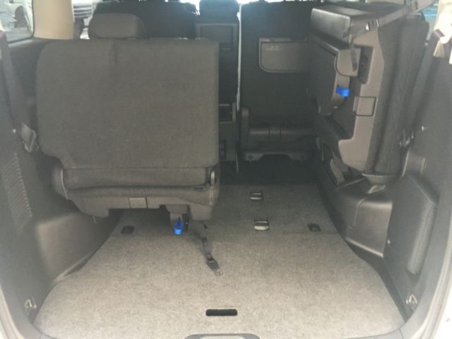 Nissan SERENA 2017-04 23051-15