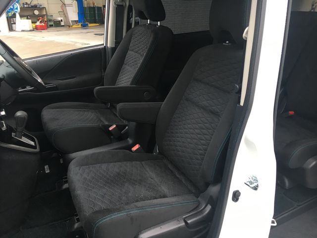 Nissan SERENA 2017-04 23051-11