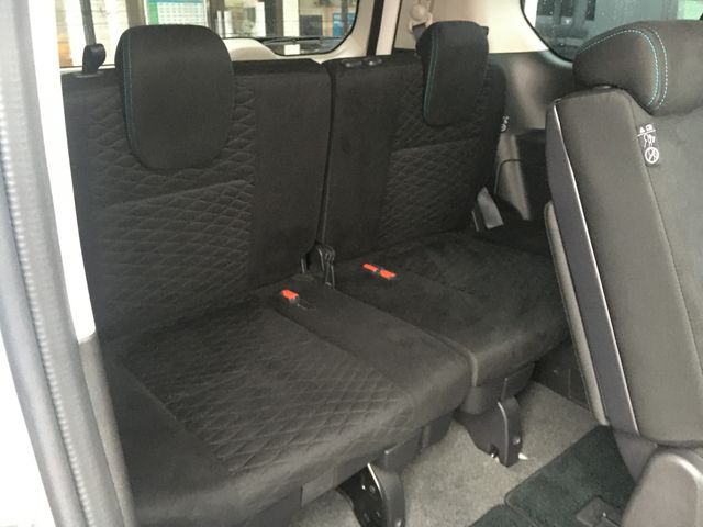 Nissan SERENA 2017-04 23051-10