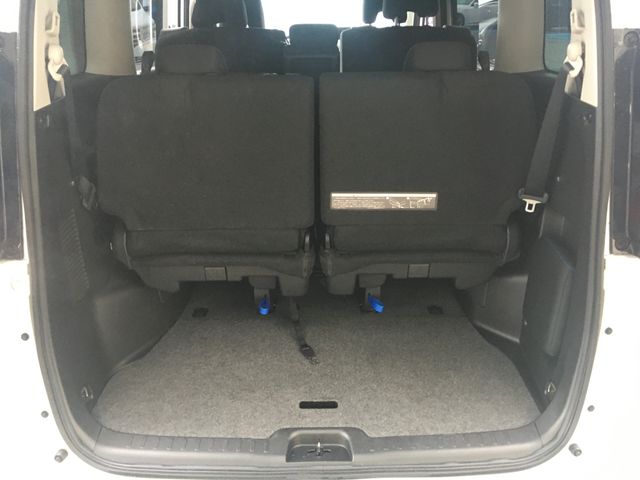Nissan SERENA 2017-04 23051-14