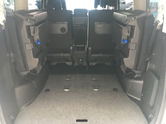 Nissan SERENA 2017-04 23051-16