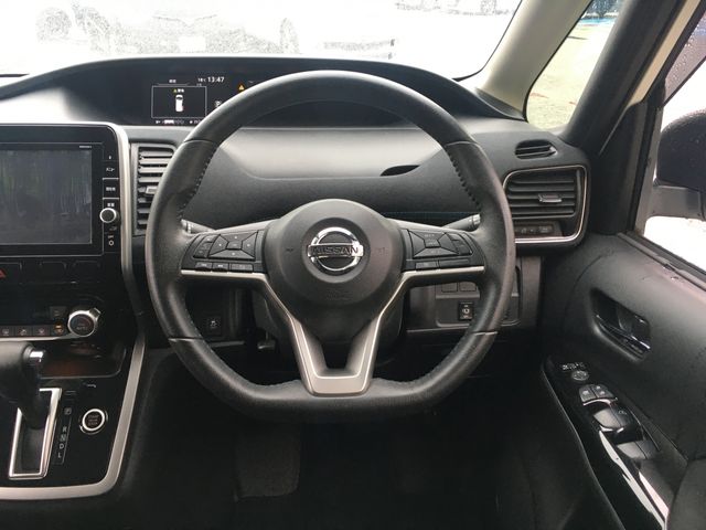 Nissan SERENA 2017-04 23051-7