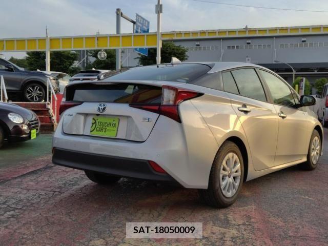 Toyota PRIUS 2021-03 282303-1