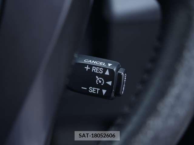 Toyota PRIUS ALPHA 2013-11 381883-4