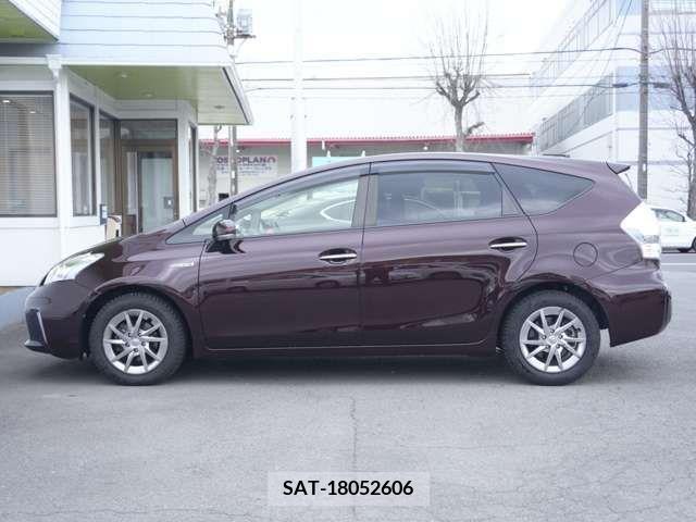 Toyota PRIUS ALPHA 2013-11 381883-10