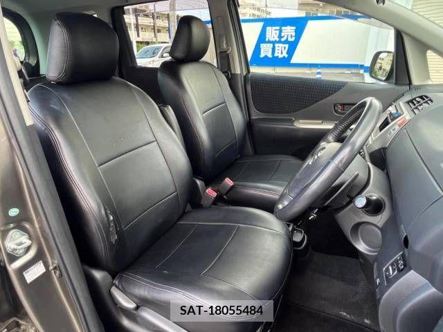 Toyota RACTIS 2010-03 313653-8