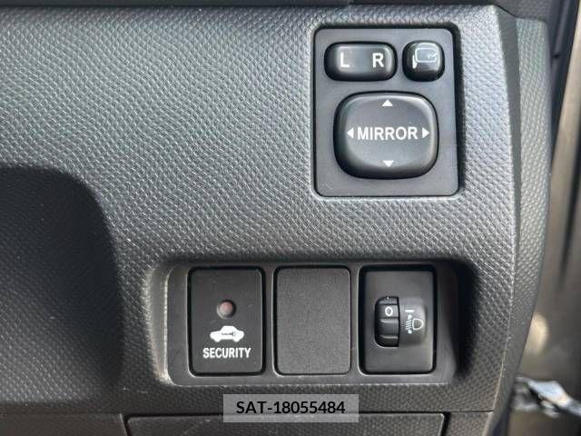 Toyota RACTIS 2010-03 313653-6