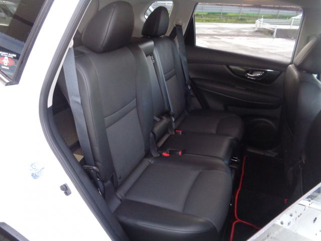 Nissan X-TRAIL 2018-05 9572-10