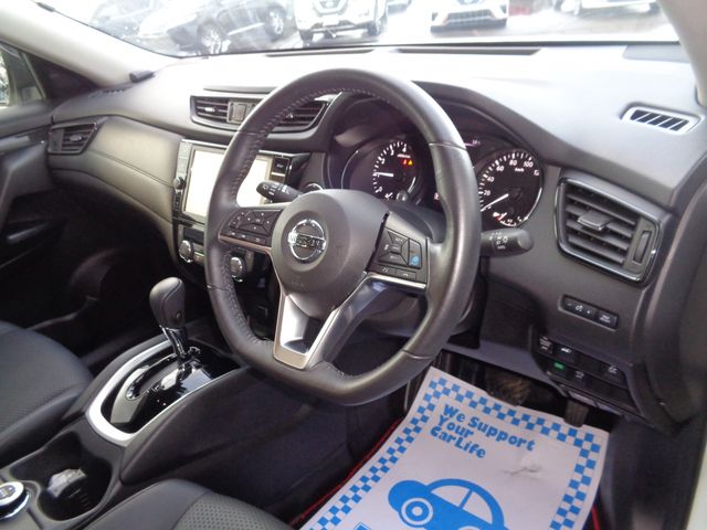 Nissan X-TRAIL 2018-05 9572-1