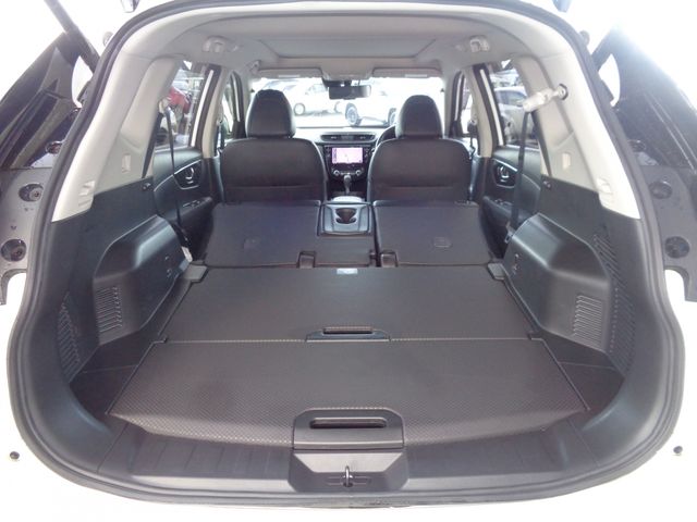 Nissan X-TRAIL 2018-05 9572-25