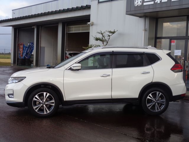 Nissan X-TRAIL 2018-05 9572-5