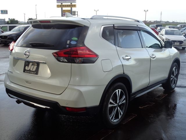 Nissan X-TRAIL 2018-05 9572-2