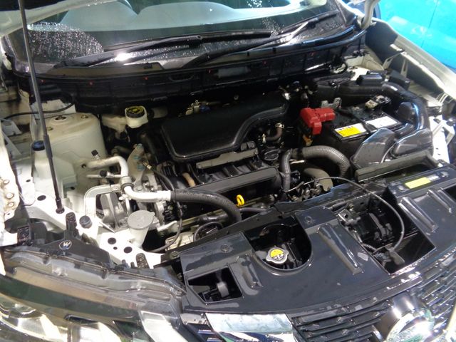 Nissan X-TRAIL 2018-05 9572-29