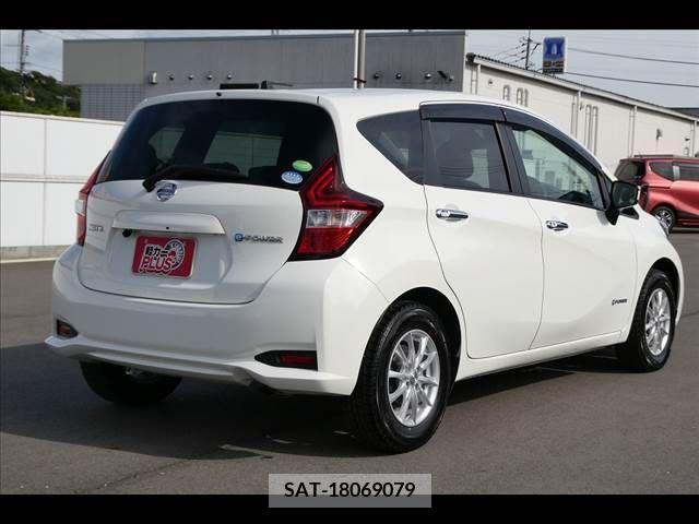 Nissan NOTE 2017-03 279877-16
