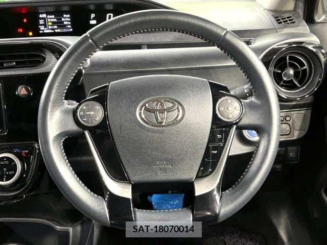 Toyota AQUA 2017-08 314320-11
