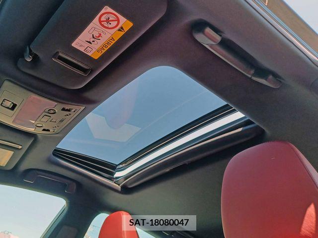 Lexus IS 2017-02 300010-8