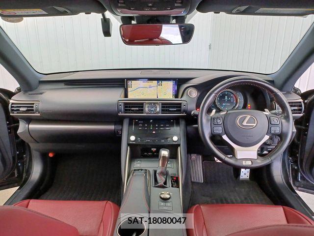 Lexus IS 2017-02 300010-10