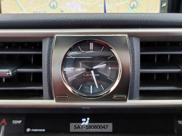 Lexus IS 2017-02 300010-15