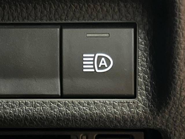 Toyota RAV4 2023-05 13976-5
