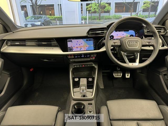 Audi A3 SEDAN 2023-04 292538-6