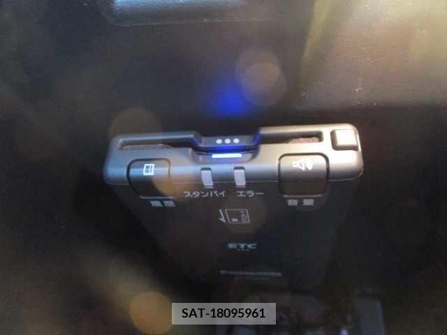 Renault MEGANE 2019-06 342489-14
