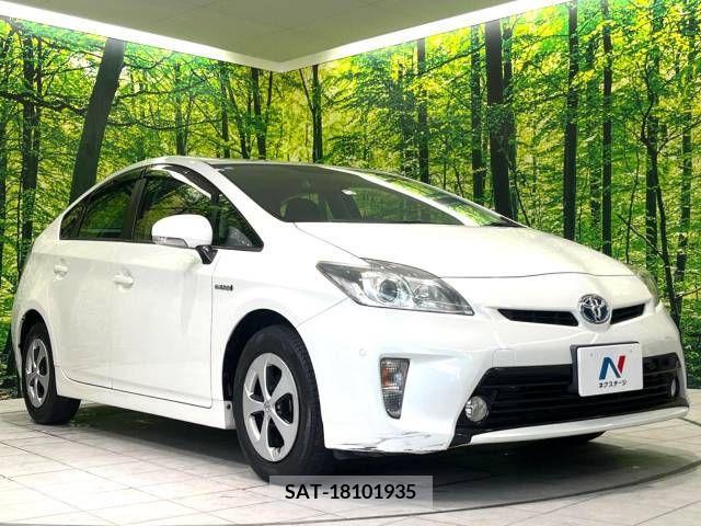 Toyota PRIUS 2013-11 376758-16