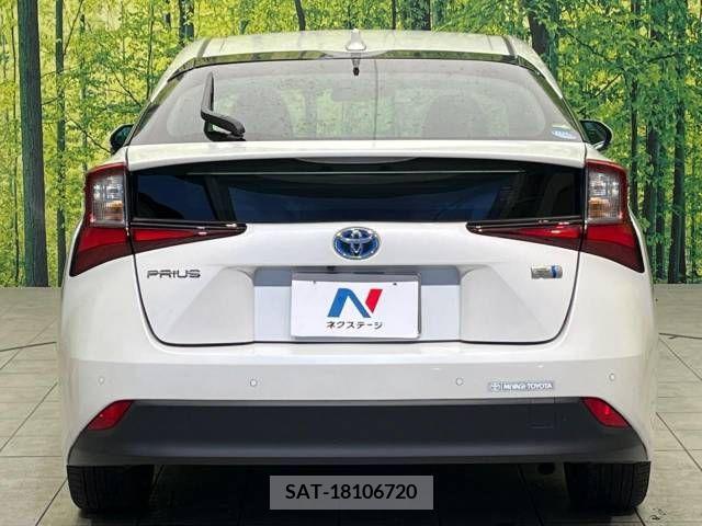 Toyota PRIUS 2019-06 211957-15