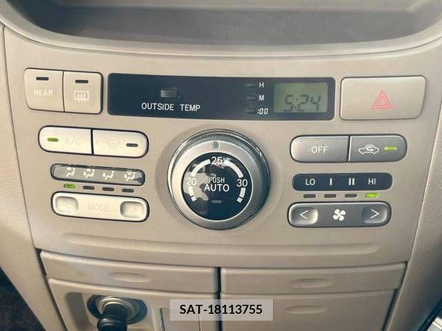 Toyota NOAH 2005-07 300590-5
