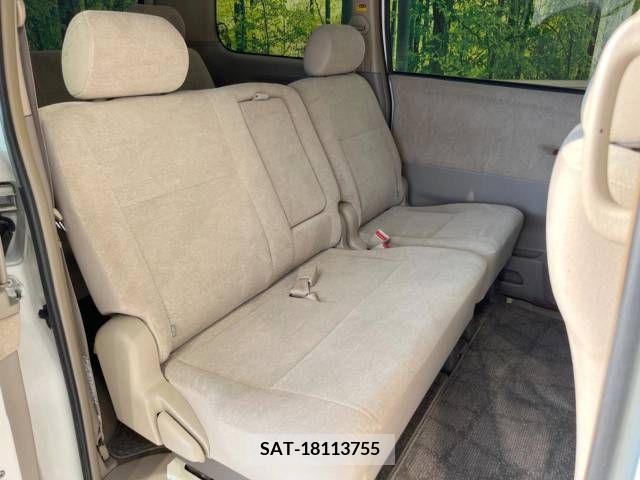 Toyota NOAH 2005-07 300590-9