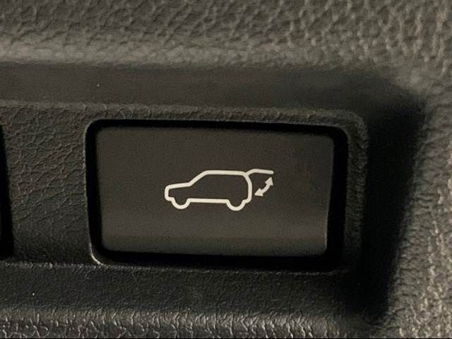 Lexus UX 2019-02 10200-6