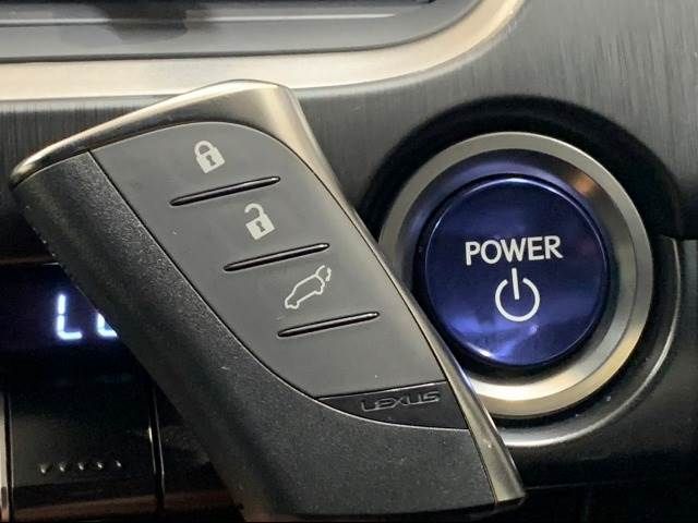 Lexus UX 2019-02 10200-8