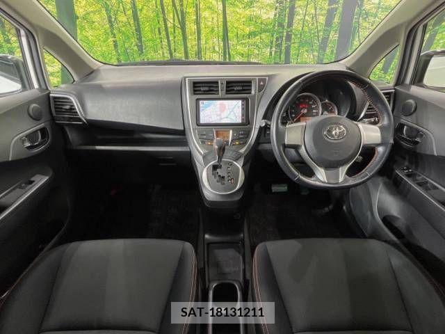 Toyota RACTIS 2011-10 382615-1