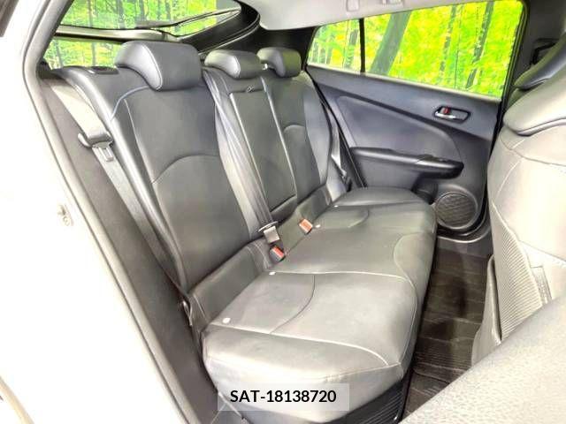 Toyota PRIUS 2016-01 221433-9