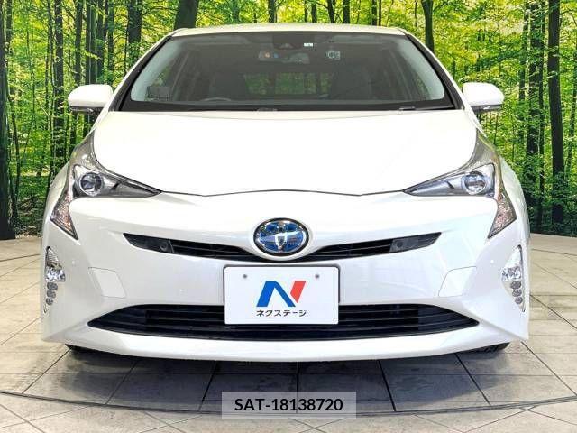 Toyota PRIUS 2016-01 221433-14