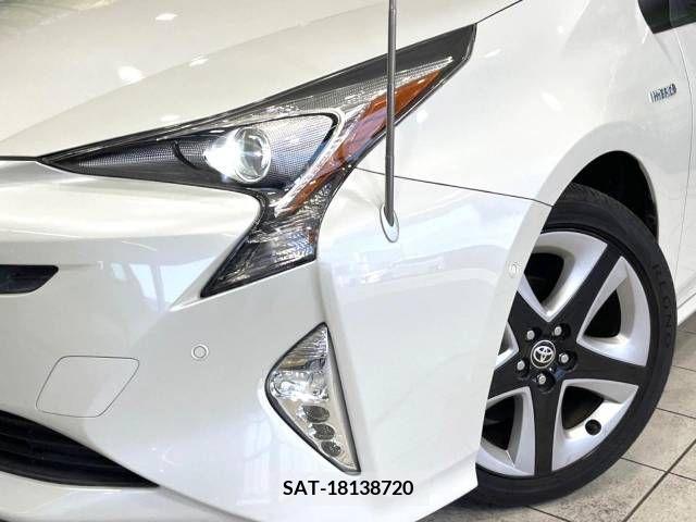 Toyota PRIUS 2016-01 221433-12