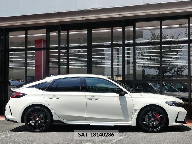 Honda CIVIC 2024-03 357929-6