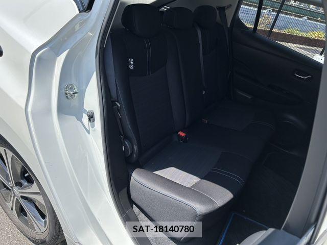 Nissan LEAF 2017-11 367054-17