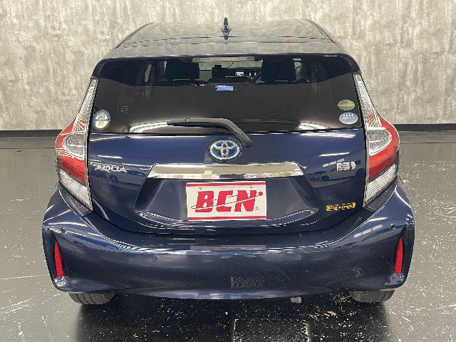 Toyota AQUA 2019-03 195320-8
