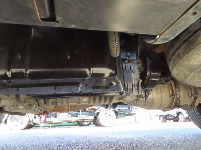 Isuzu ELF TRUCK 2006-01 20844-17