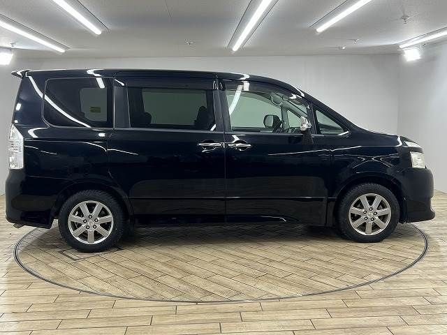 Toyota VOXY 2008-11 181198-13